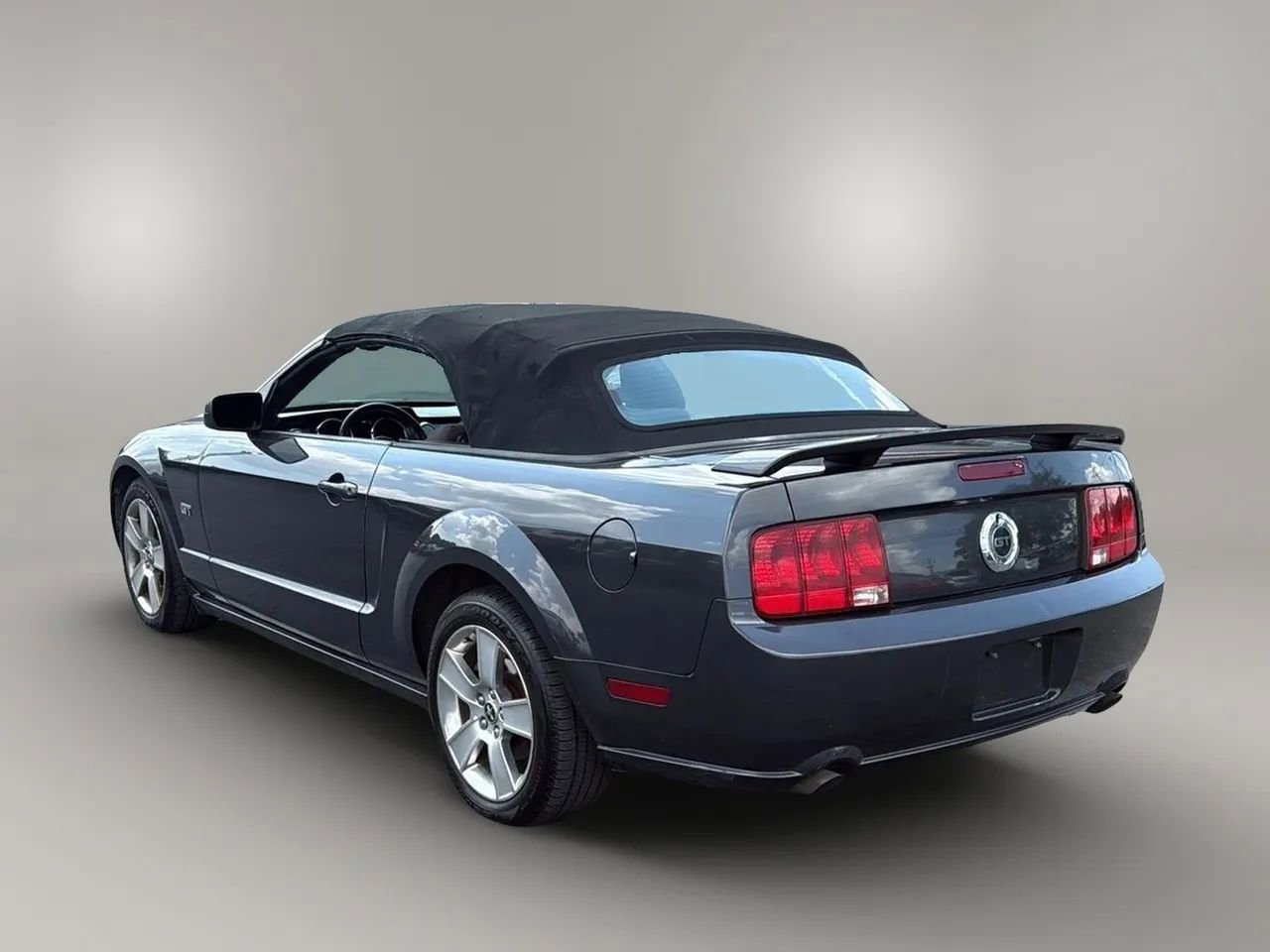 Used 2007 Ford Mustang GT image 3