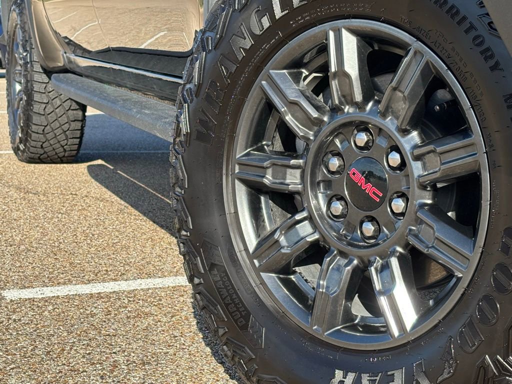 Used 2026 GMC Sierra 1500 AT4X image 2