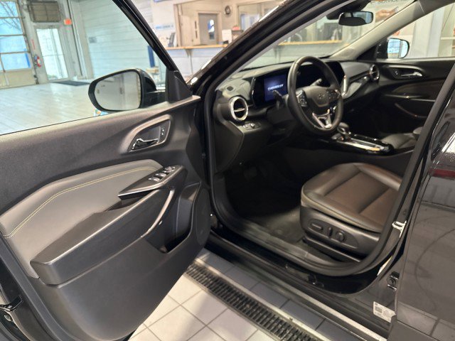 Used 2025 Chevrolet Trax ACTIV w/ Driver Confidence Package image 13