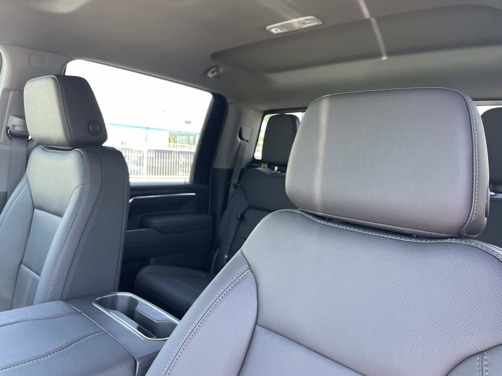 New 2026 GMC Sierra 2500 SLT w/ SLT Premium Package AWD/4WD image 21