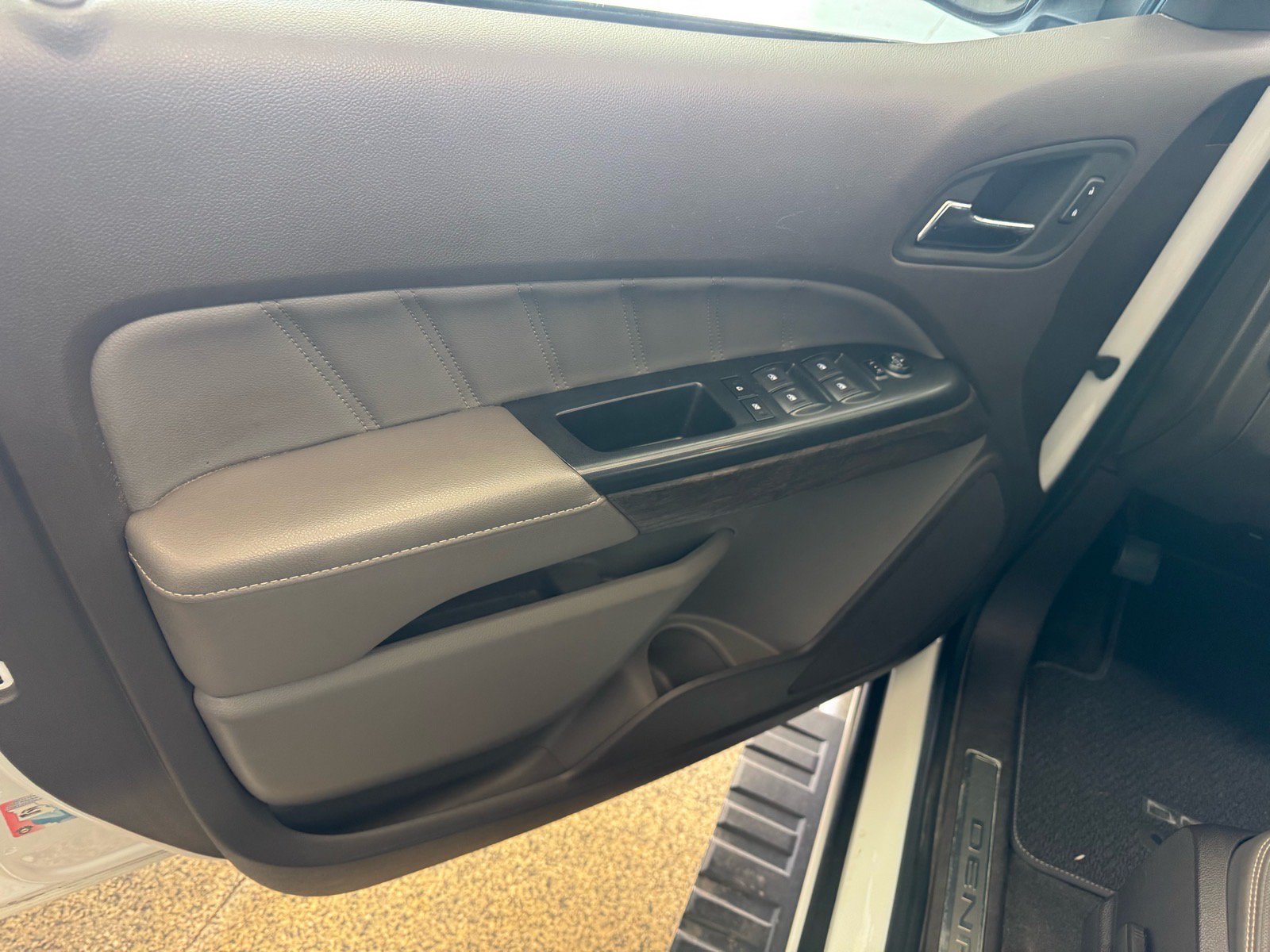 Used 2022 GMC Canyon Denali AWD/4WD image 17