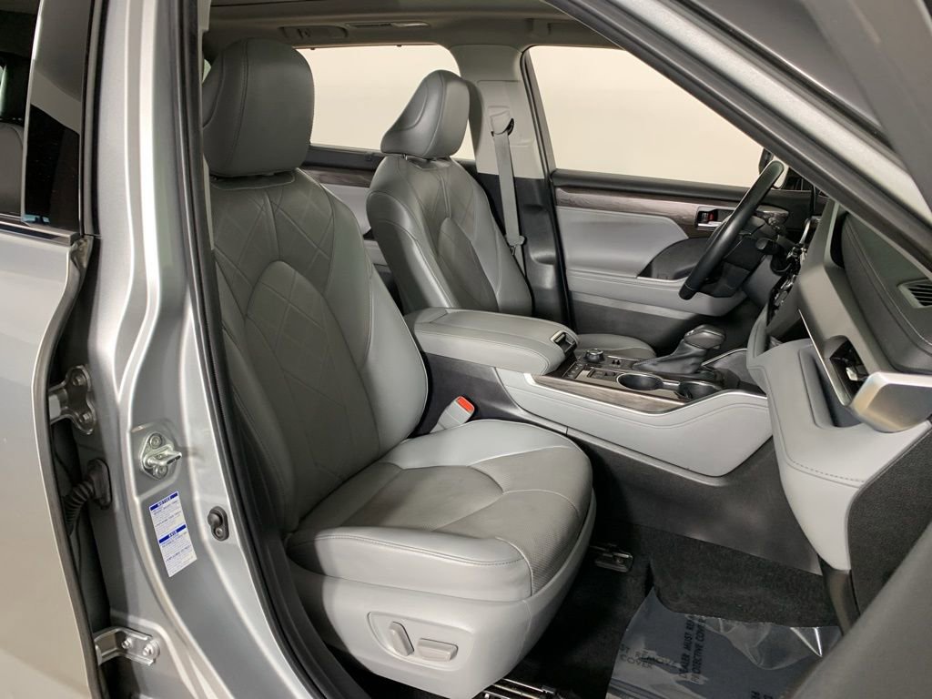 Used 2022 Toyota Highlander Platinum AWD/4WD image 40