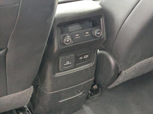 Used 2023 GMC Acadia SLT image 18