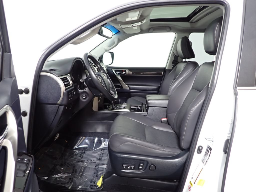 Used 2018 Lexus GX 460 w/ Preferred Accessory Package AWD/4WD image 24