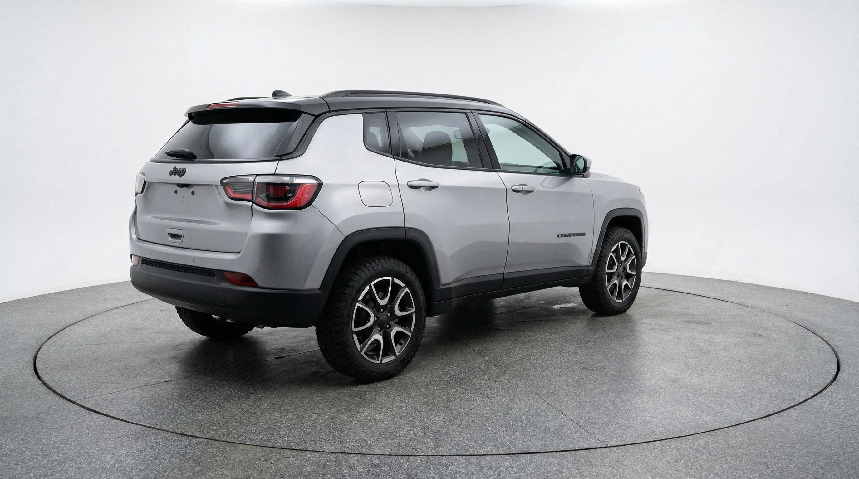 Used 2025 Jeep Compass Trailhawk AWD/4WD image 9