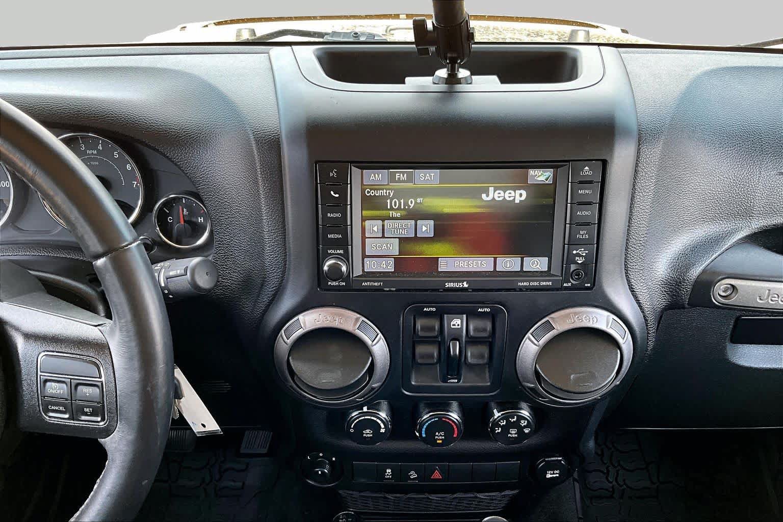 Used 2017 Jeep Wrangler Unlimited Sport AWD/4WD image 7