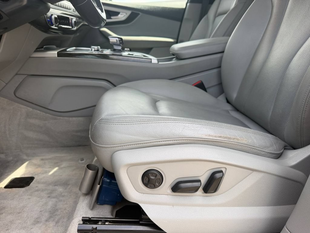 Used 2018 Audi Q7 2.0T Premium Plus w/ Premium Plus Package AWD/4WD image 11