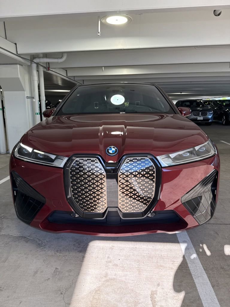 Certified 2023 BMW iX xDrive50 w/ Premium Package AWD/4WD image 2