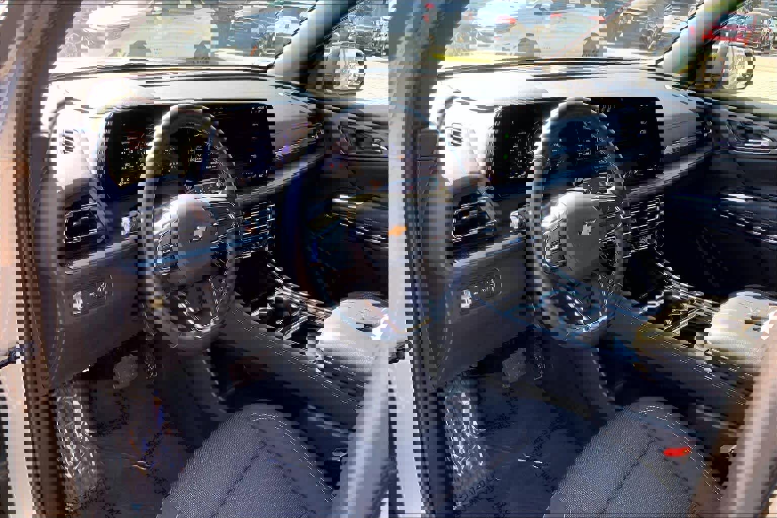 Used 2024 Chevrolet Traverse LT image 16