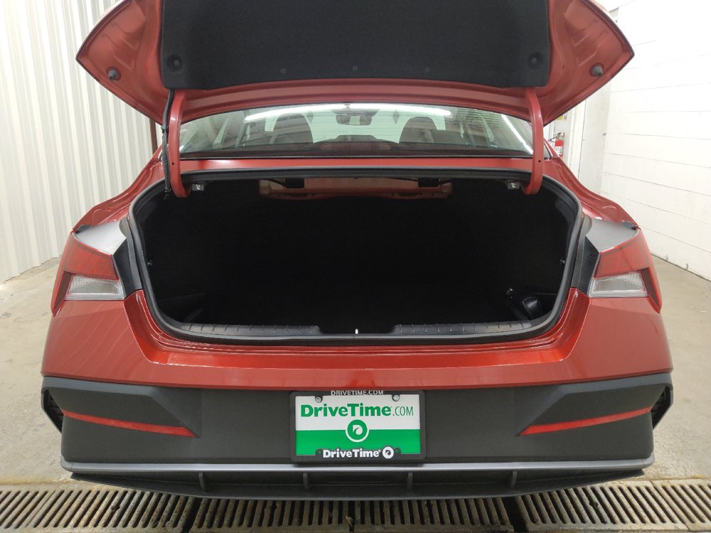 Used 2024 Hyundai Elantra SEL FWD image 29