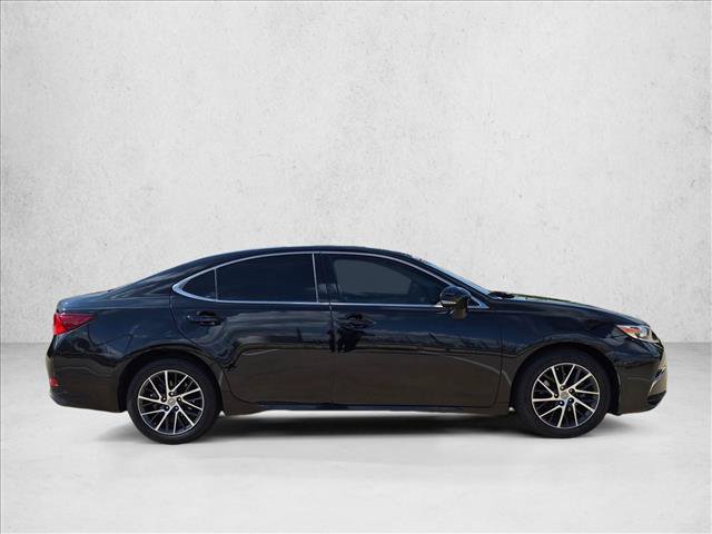 Used 2017 Lexus ES 350 w/ Luxury Package FWD image 4