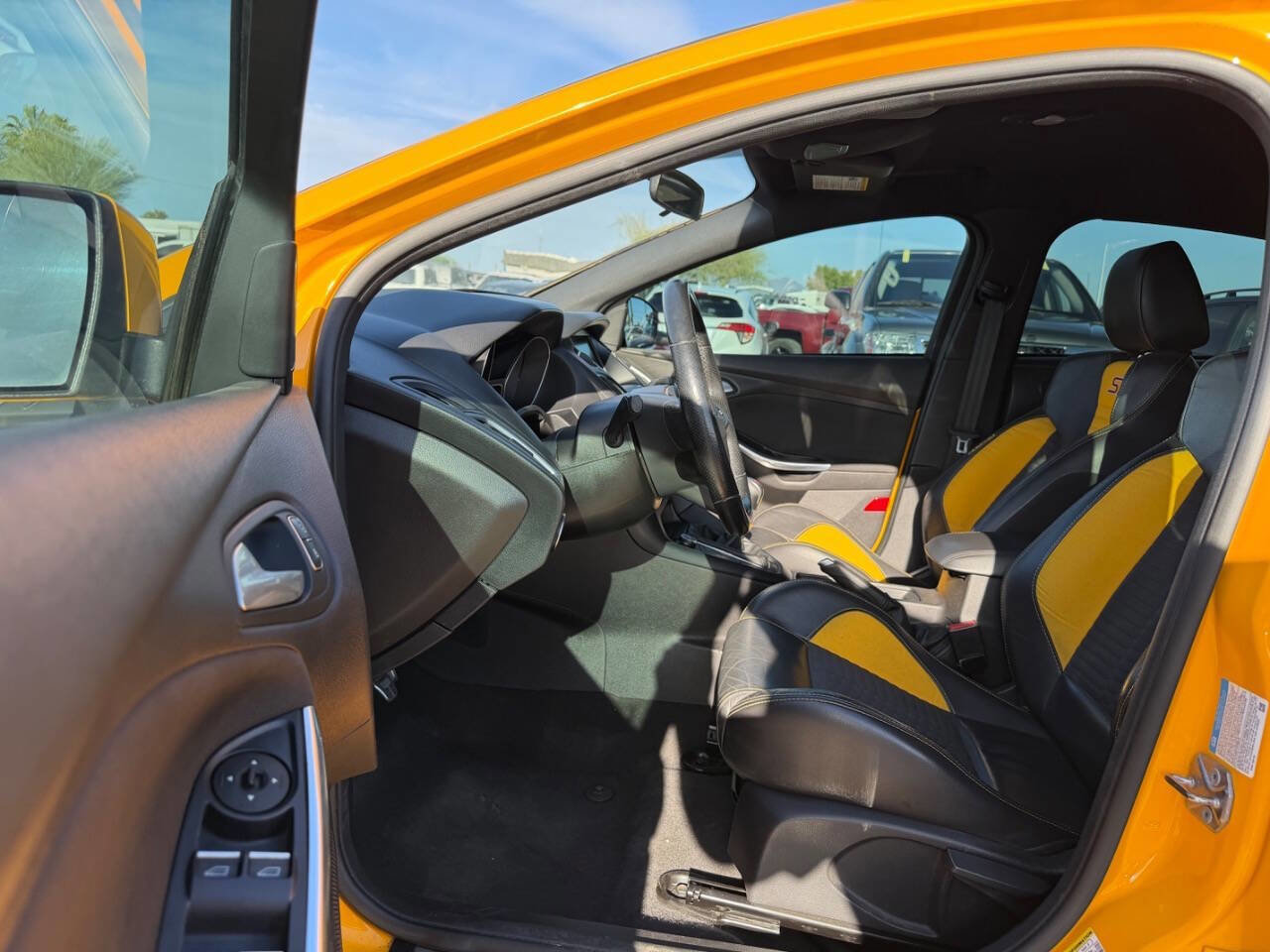 Used 2015 Ford Focus ST w/ Equipment Group 401A FWD image 15