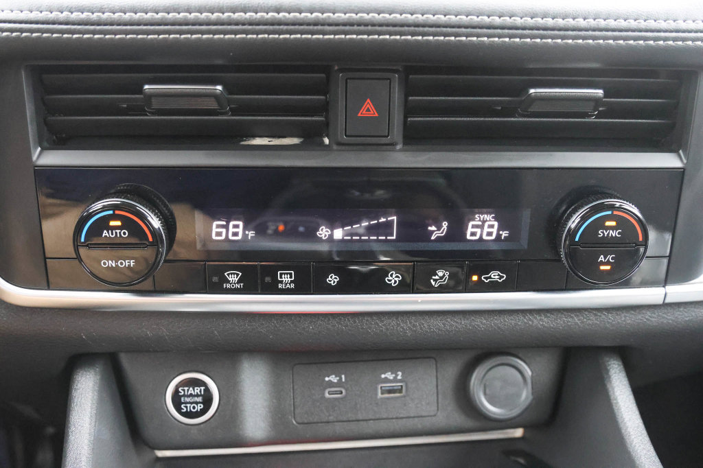 Used 2023 Nissan Rogue SV AWD/4WD image 23