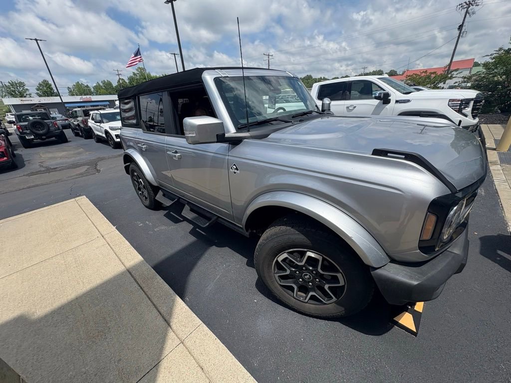 Used 2024 Ford Bronco Outer Banks AWD/4WD image 3