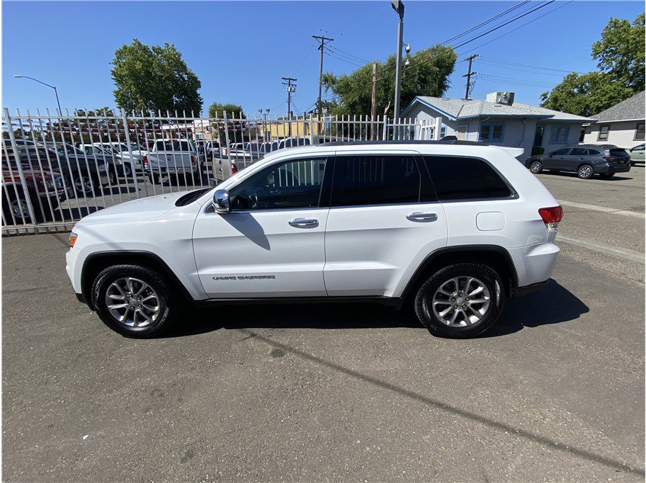 Used 2015 Jeep Grand Cherokee Limited w/ Luxury Group II image 4