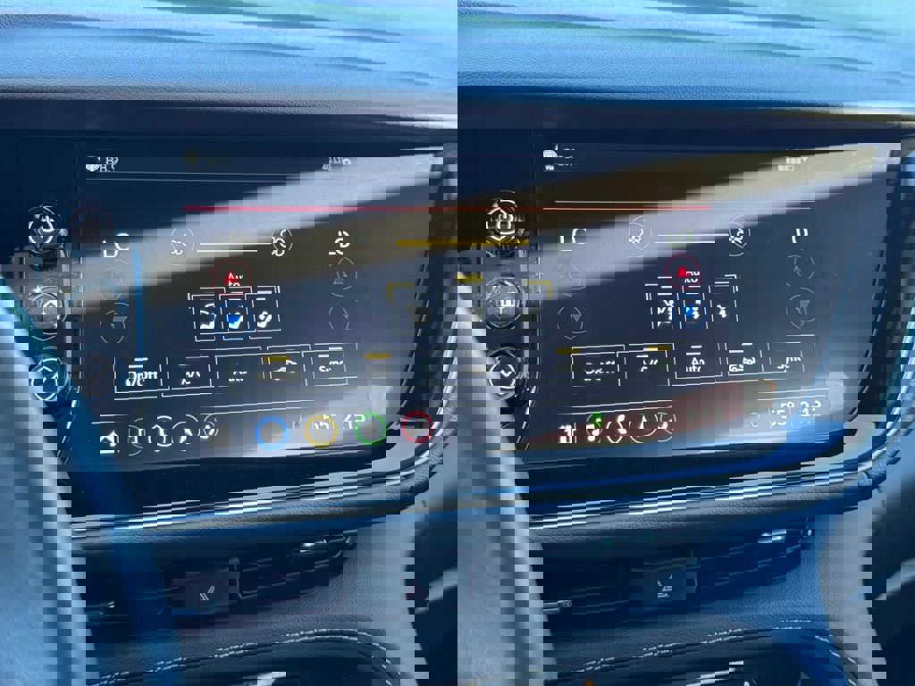 Used 2023 Buick Envision Avenir image 31