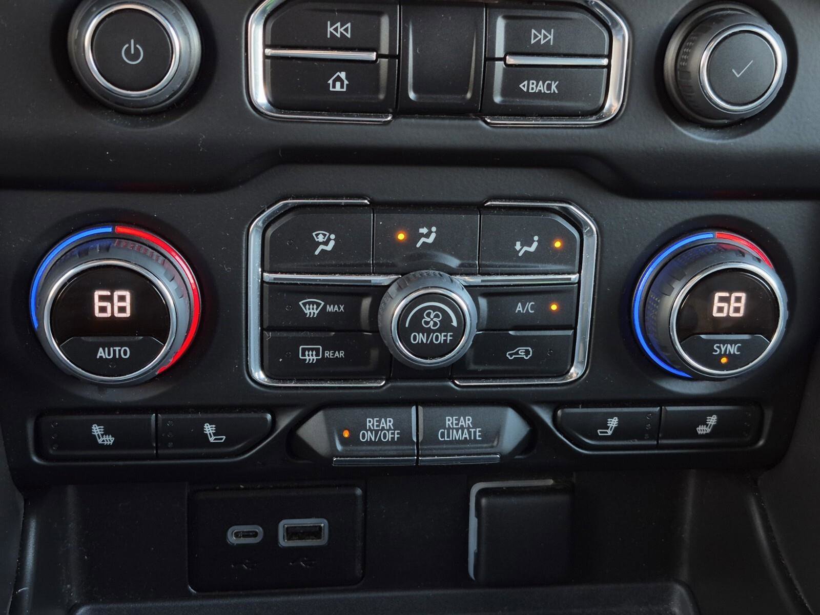 Used 2023 Chevrolet Tahoe Z71 w/ Luxury Package image 22