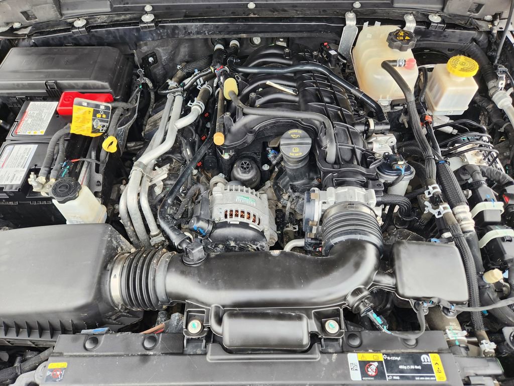Used 2023 Jeep Gladiator Sport AWD/4WD image 19