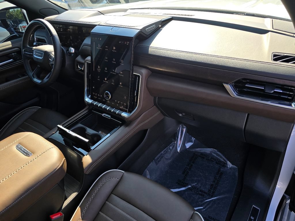 Certified 2026 GMC Yukon Denali Ultimate AWD/4WD image 32