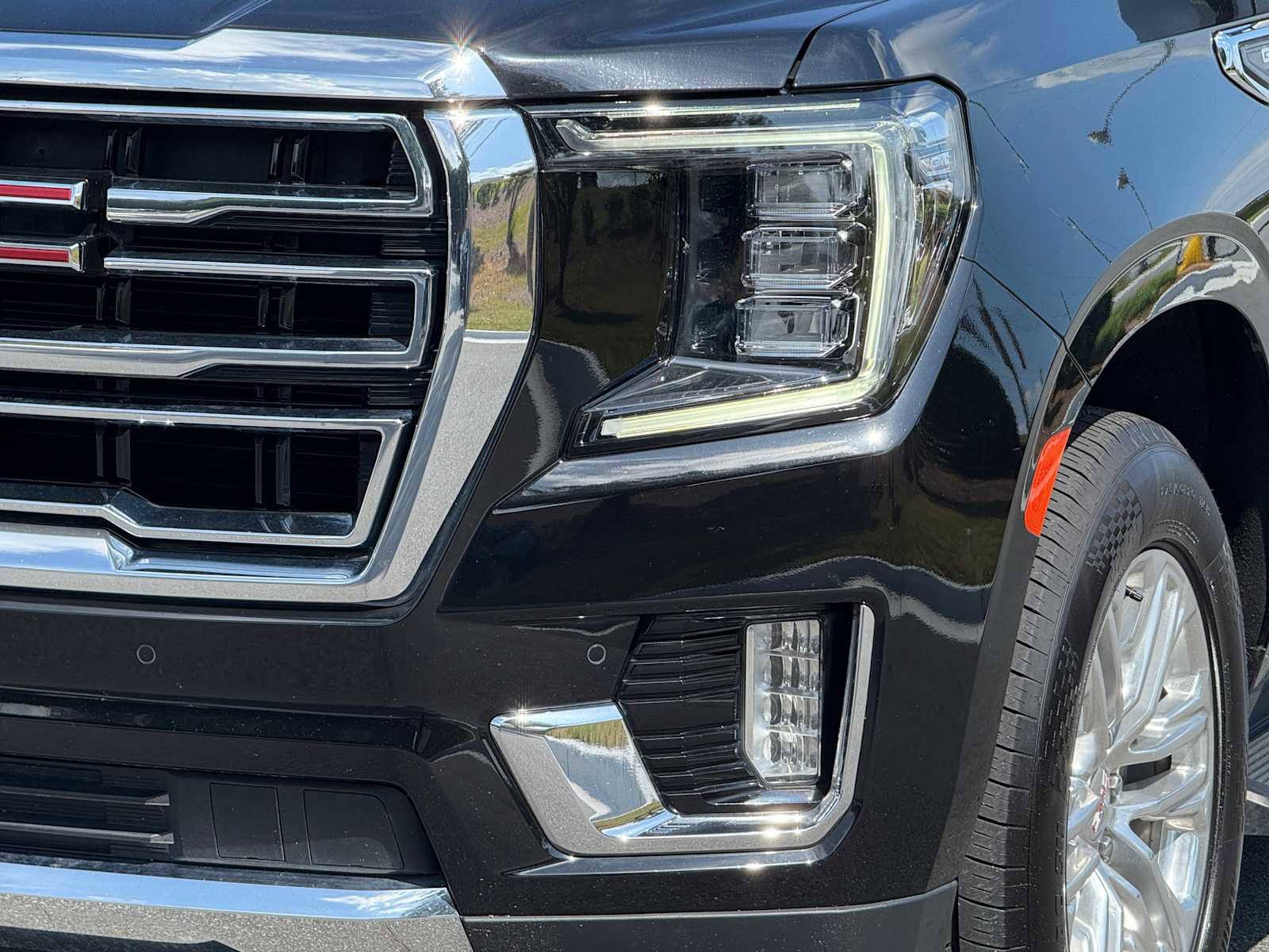 Used 2024 GMC Yukon SLT RWD image 10