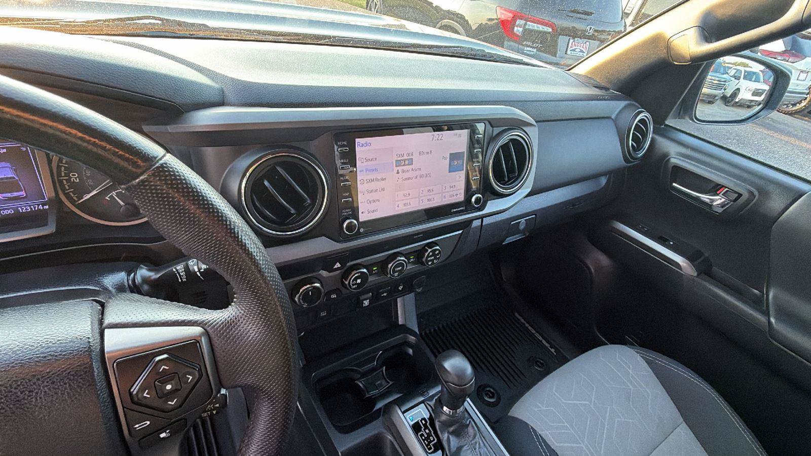 Used 2020 Toyota Tacoma TRD Sport AWD/4WD image 5