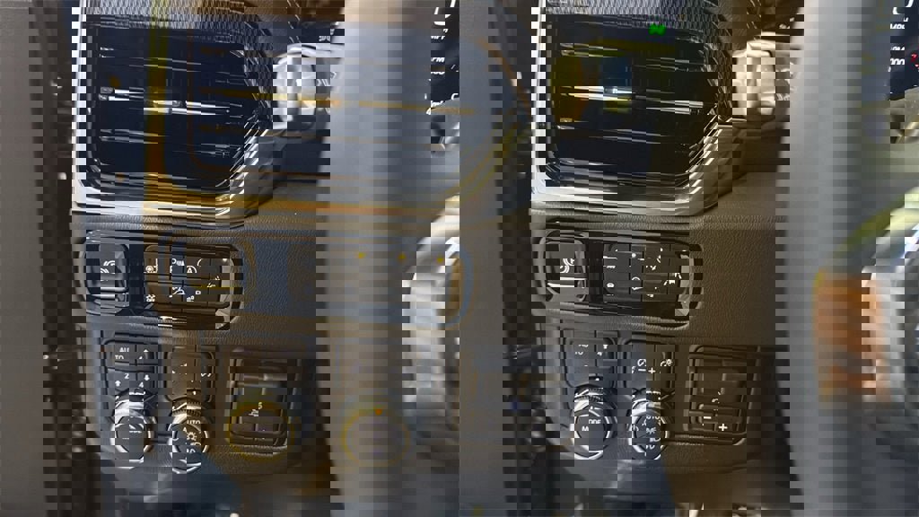 New 2026 GMC Yukon Elevation image 32