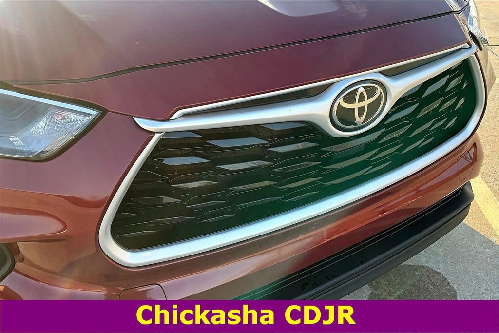 Used 2022 Toyota Highlander XLE image 30