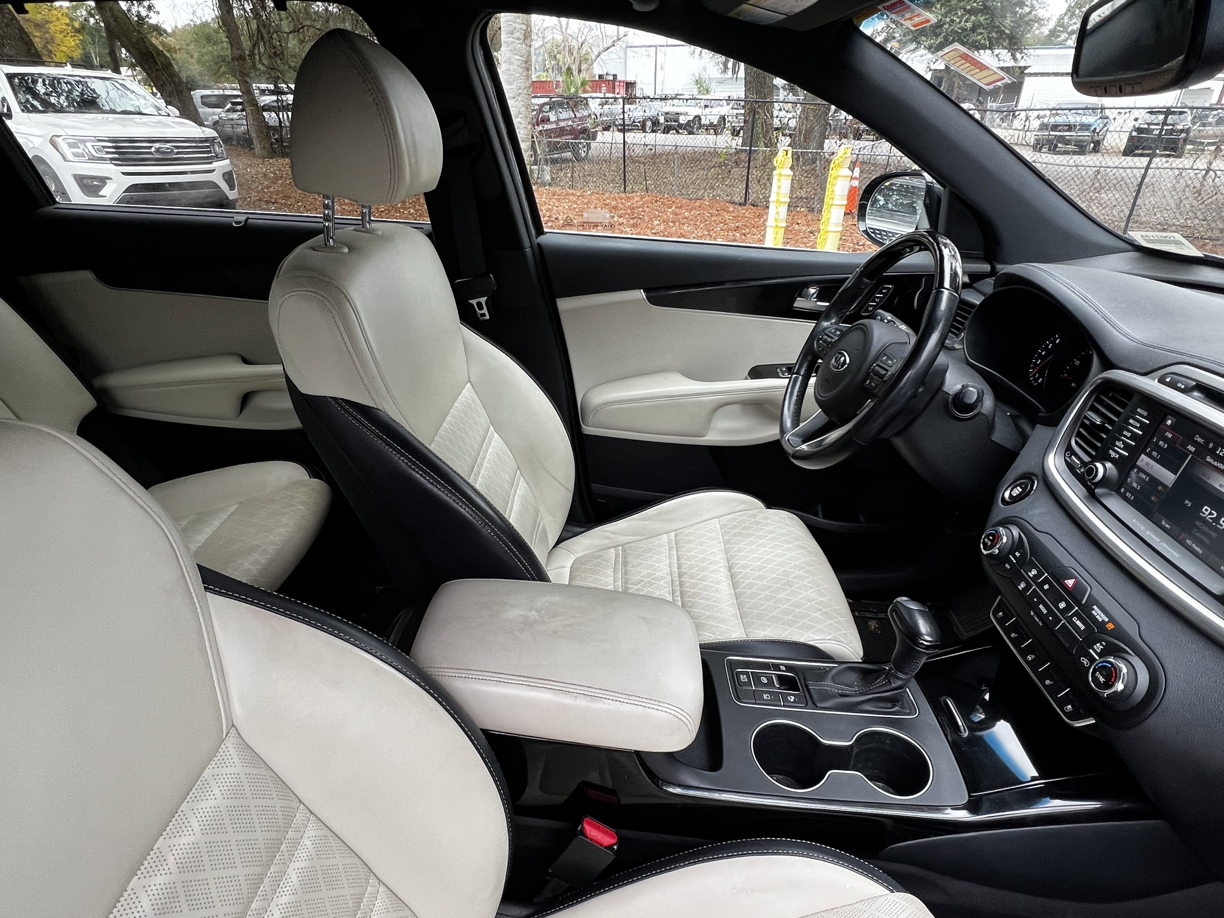 Used 2018 Kia Sorento SX image 46