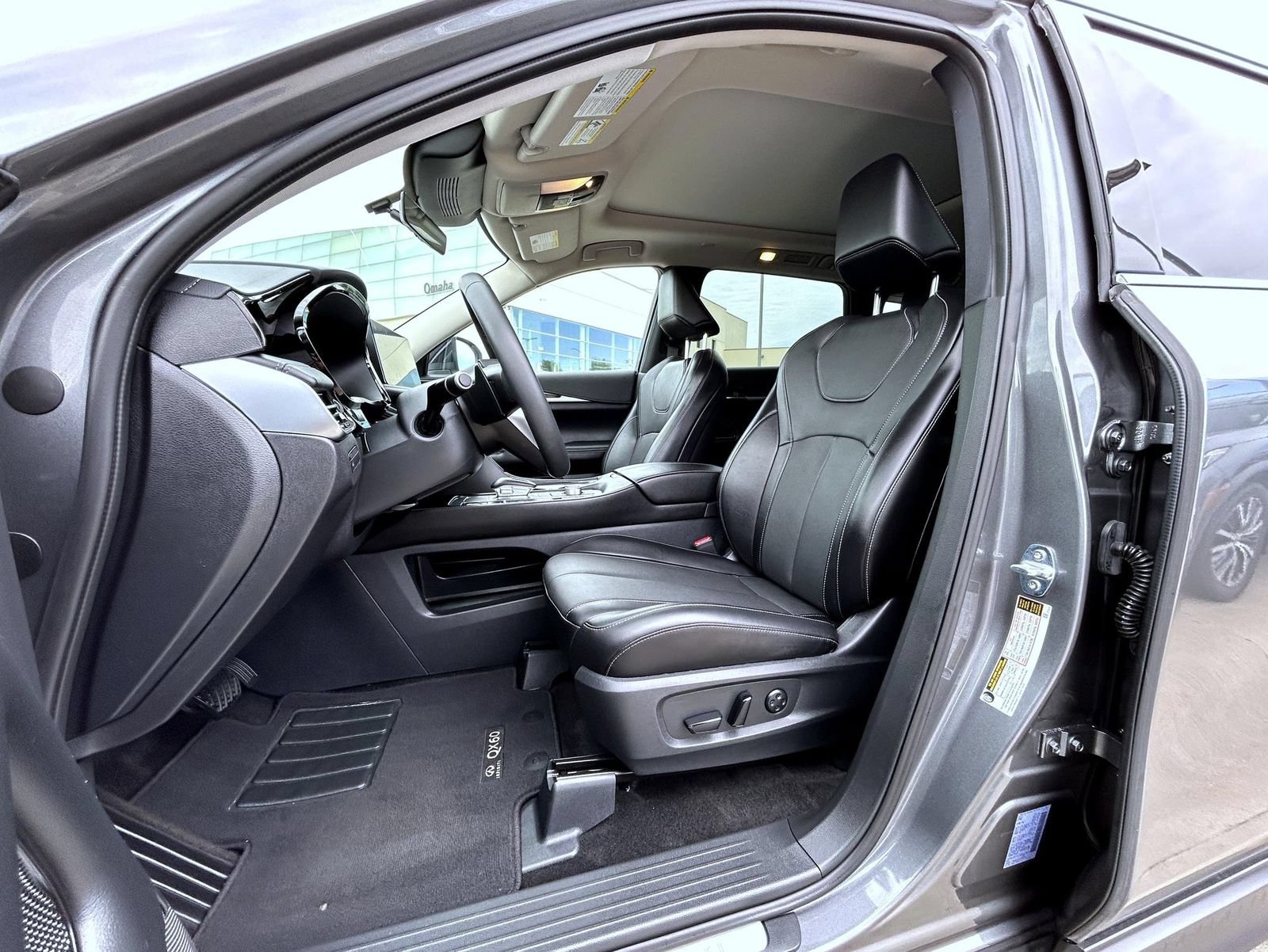 Certified 2025 INFINITI QX60 Pure AWD/4WD image 10
