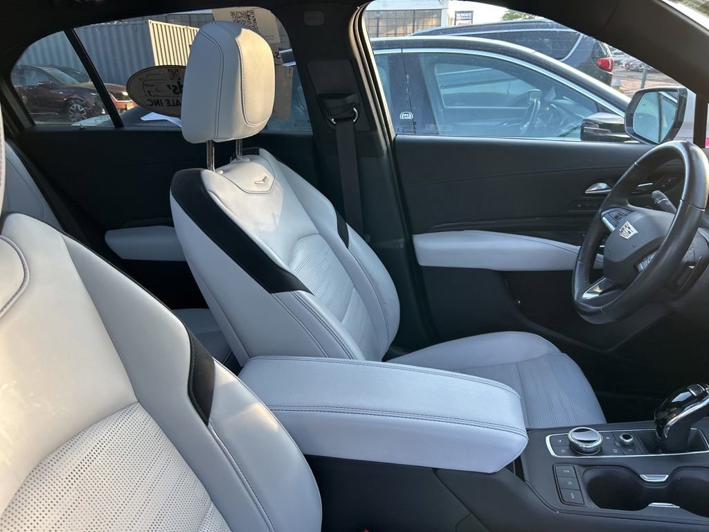 Used 2024 Cadillac XT4 Sport AWD/4WD image 11