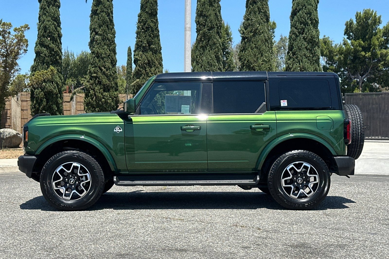 Used 2025 Ford Bronco Outer Banks AWD/4WD image 7