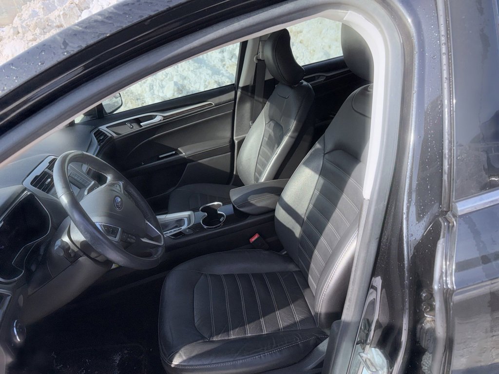 Used 2015 Ford Fusion SE w/ Equipment Group 502A image 10