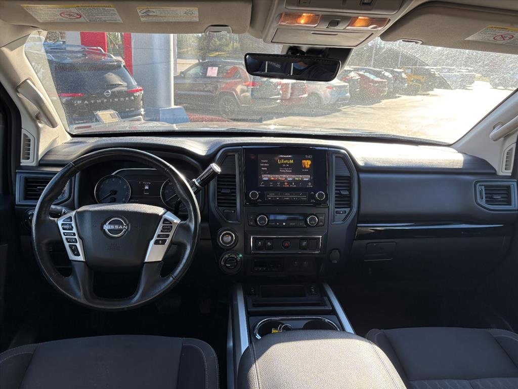 Used 2024 Nissan Titan SV w/ SV Convenience Package image 9