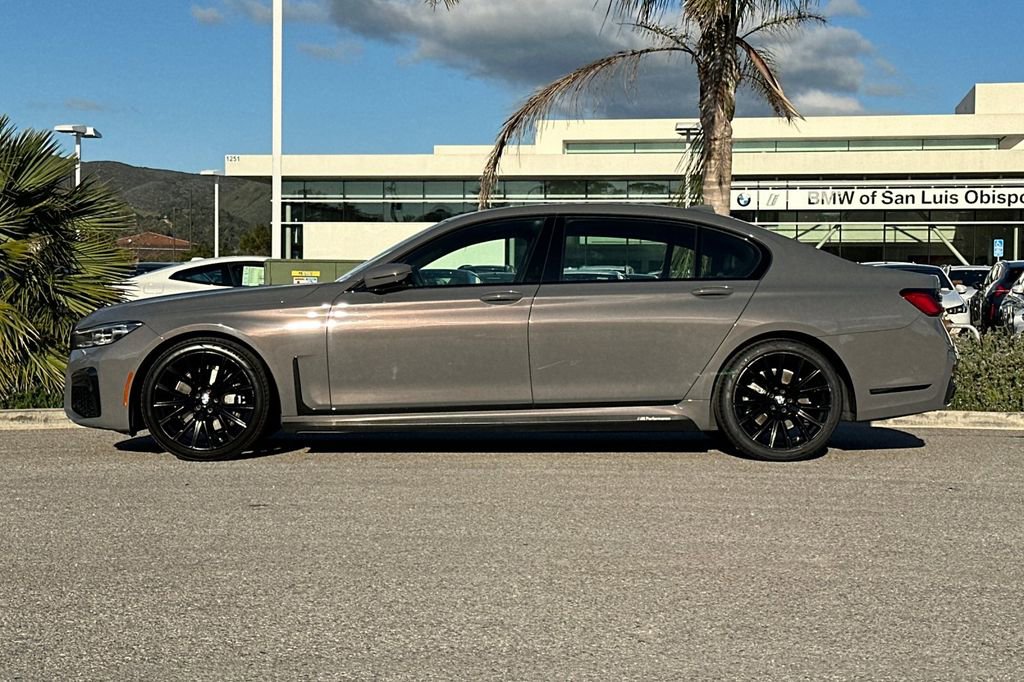 Used 2022 BMW 740i w/ M Sport Package image 6