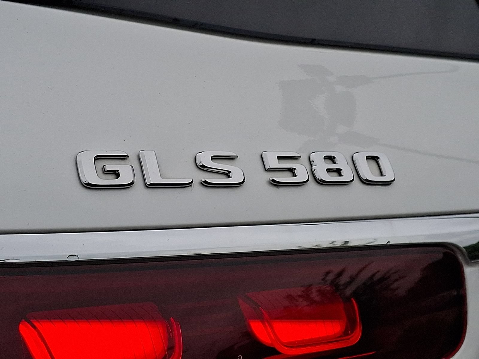 Certified 2024 Mercedes-Benz GLS 580 4MATIC image 31