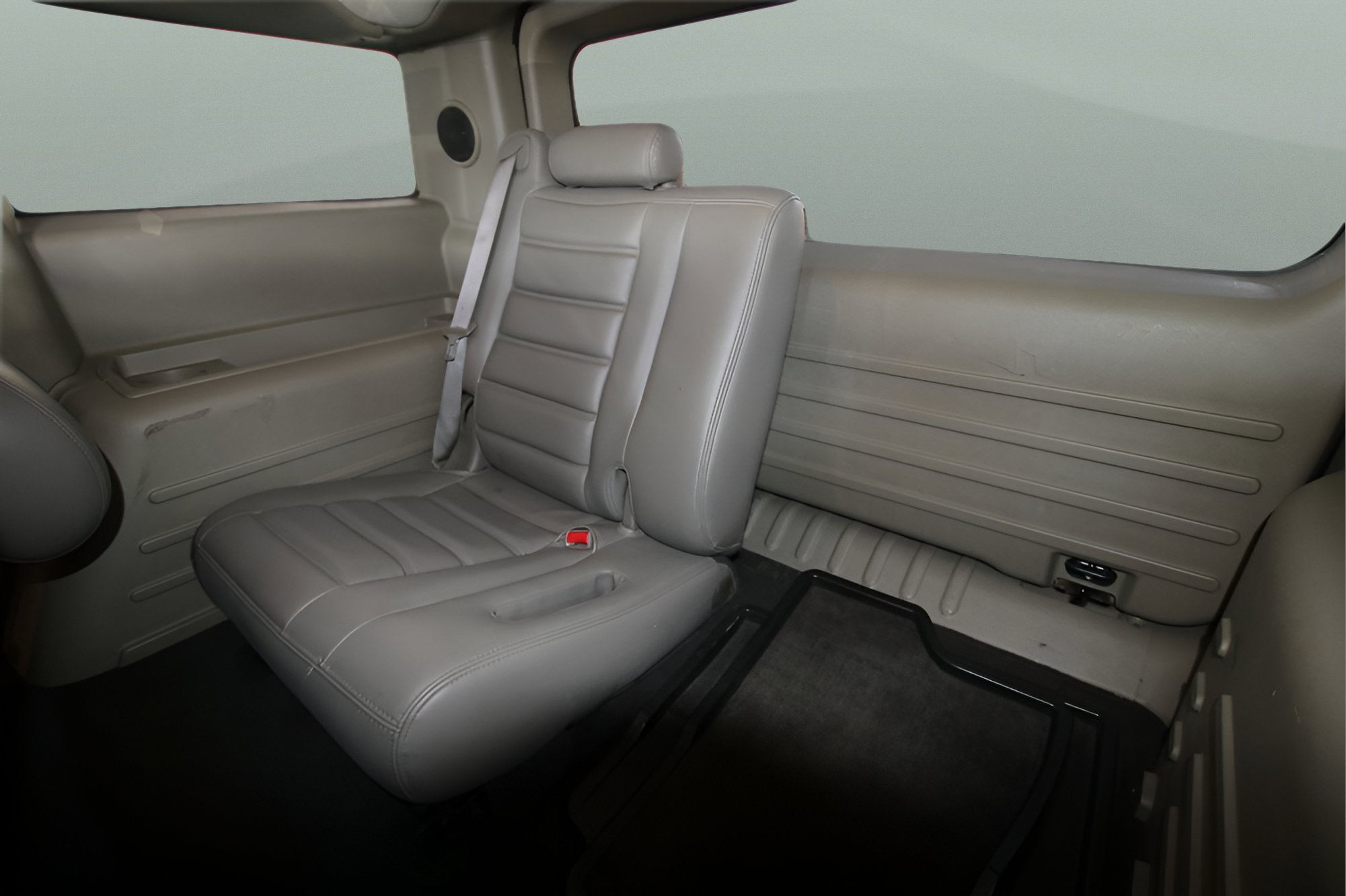 Used 2004 HUMMER H2 w/ Preferred Equipment Group AWD/4WD image 9