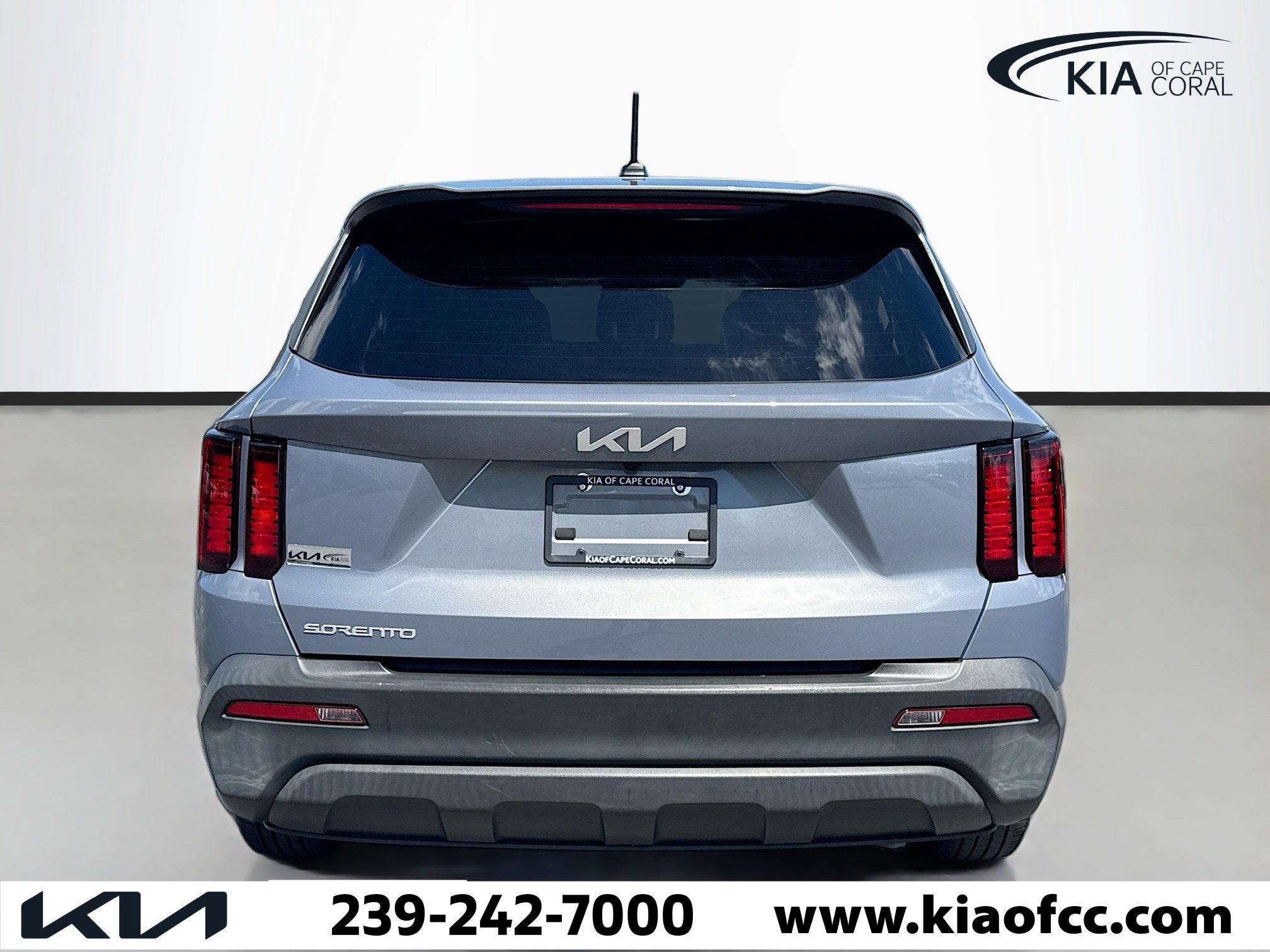 Certified 2023 Kia Sorento LX image 4