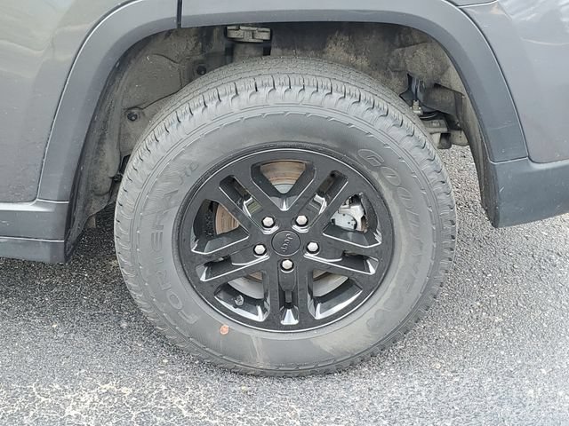 Used 2022 Jeep Grand Cherokee Laredo w/ Luxury Tech Group I AWD/4WD image 31