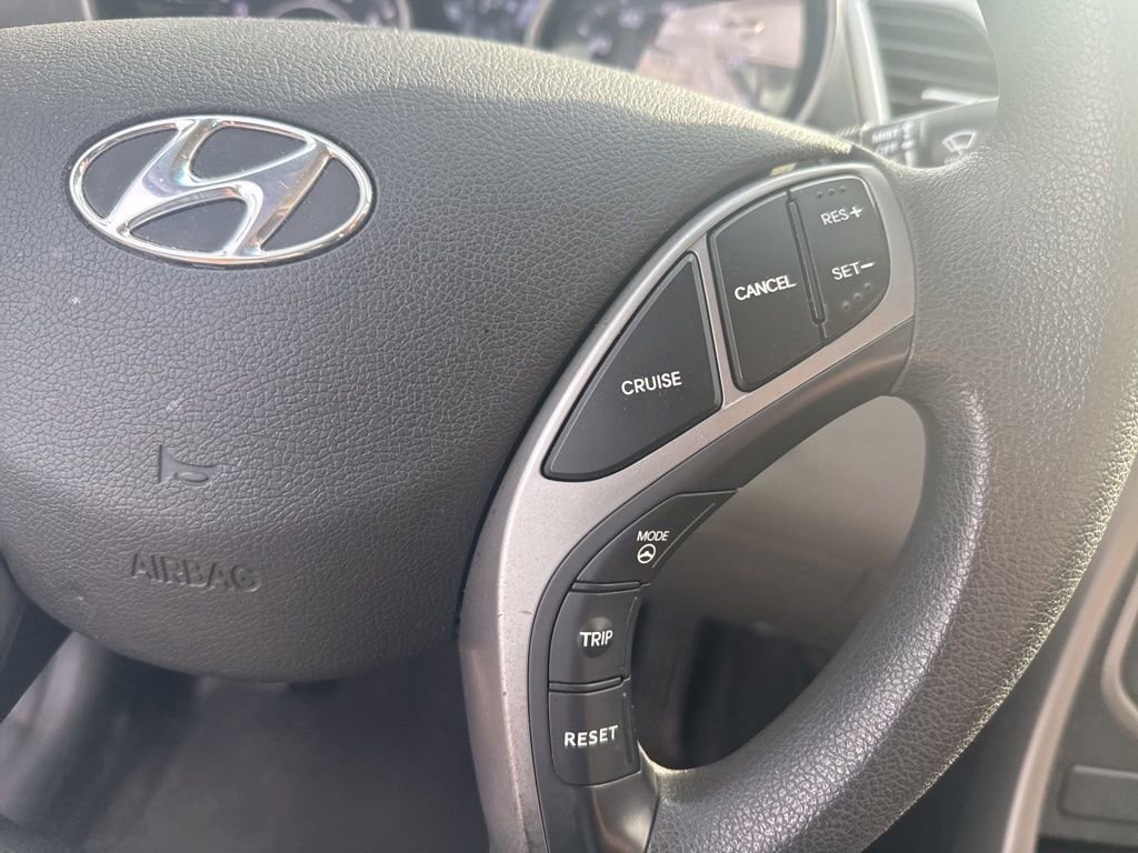 Used 2014 Hyundai Elantra SE image 6