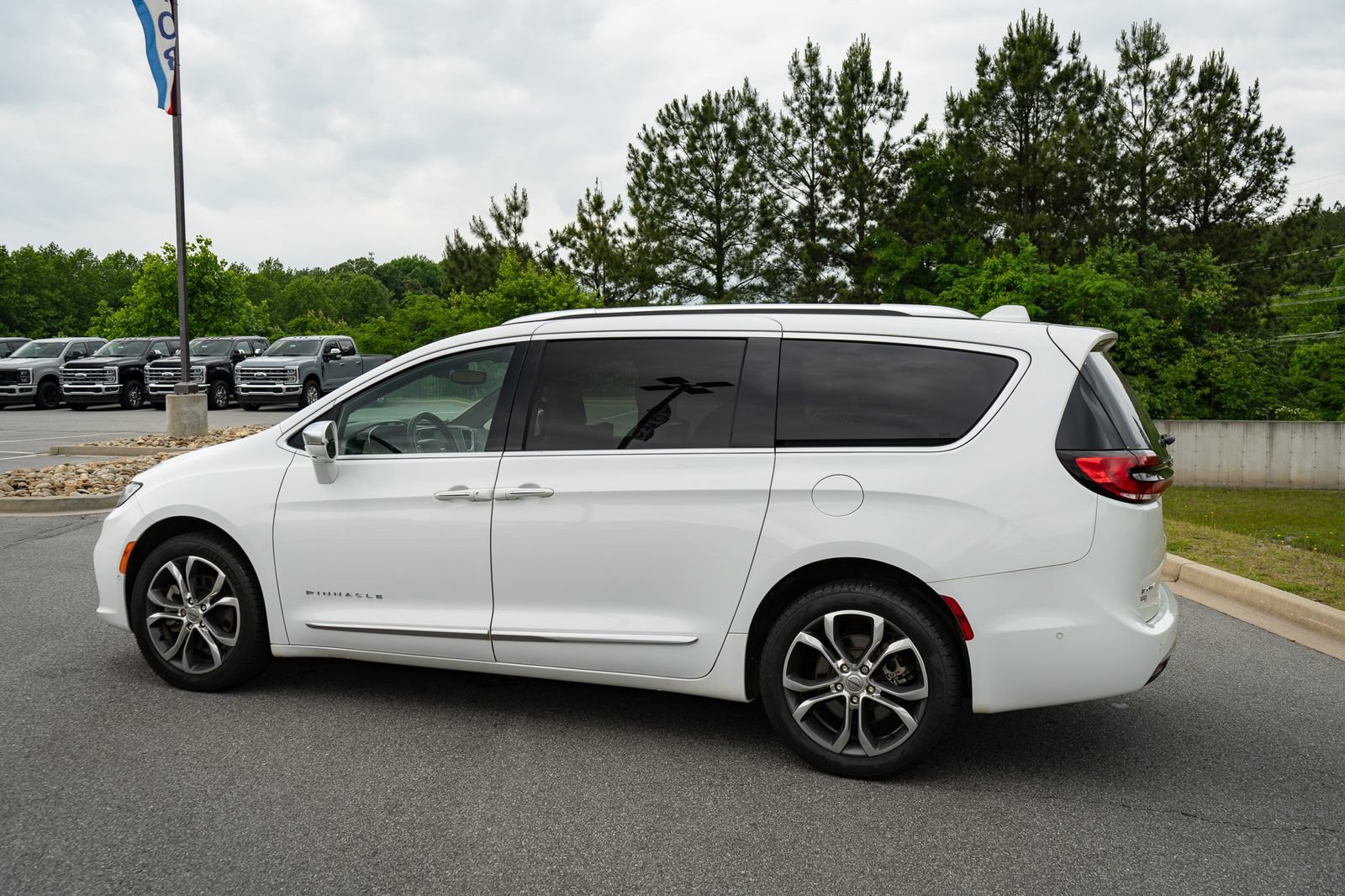 Used 2021 Chrysler Pacifica Pinnacle AWD/4WD image 7