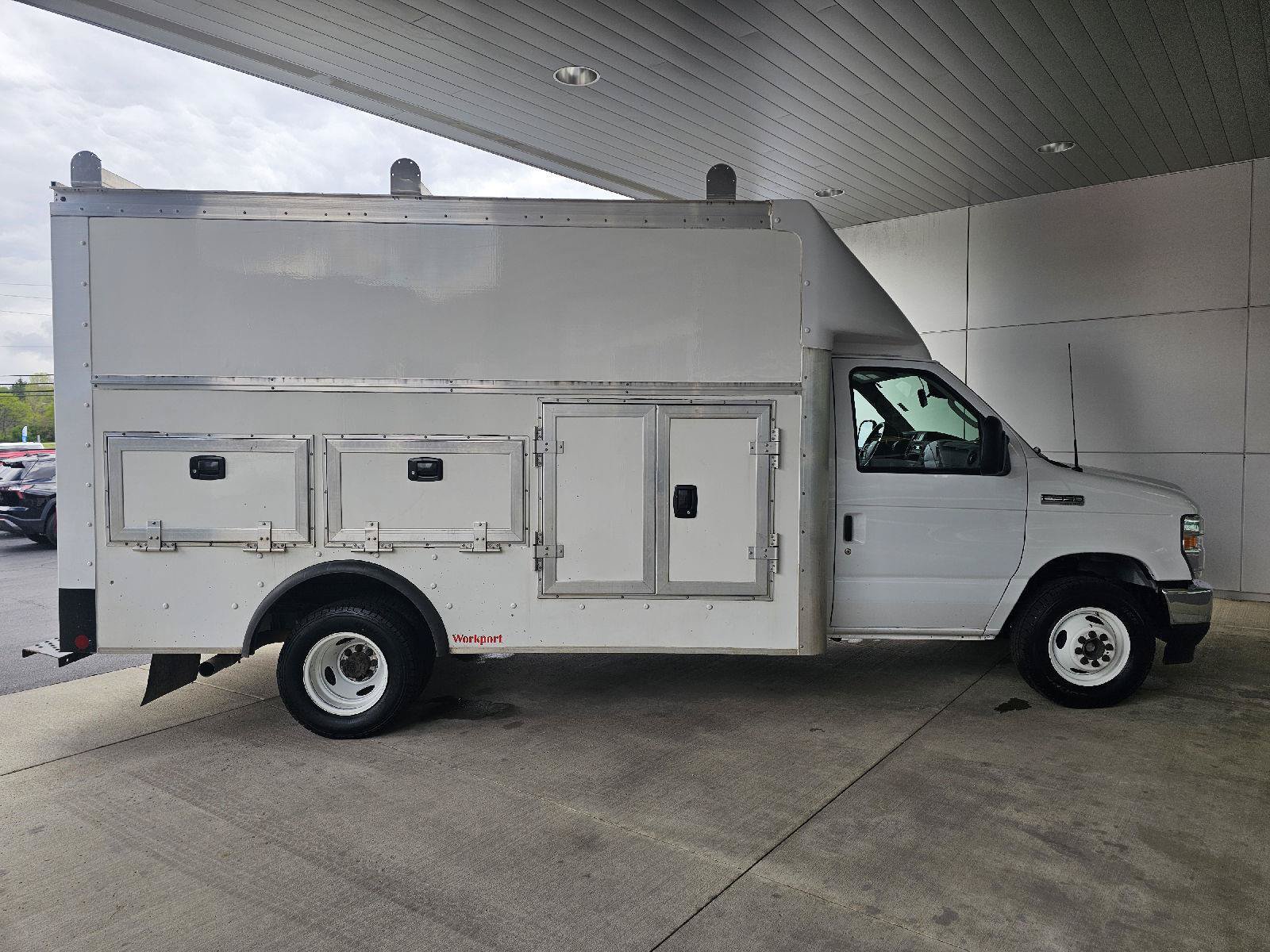 Used 2023 Ford E-350 and Econoline 350 Super Duty w/ Driver's Safety Package RWD image 6