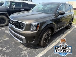 Used 2023 Kia Telluride EX w/ EX Captain's Chair Package FWD image 1