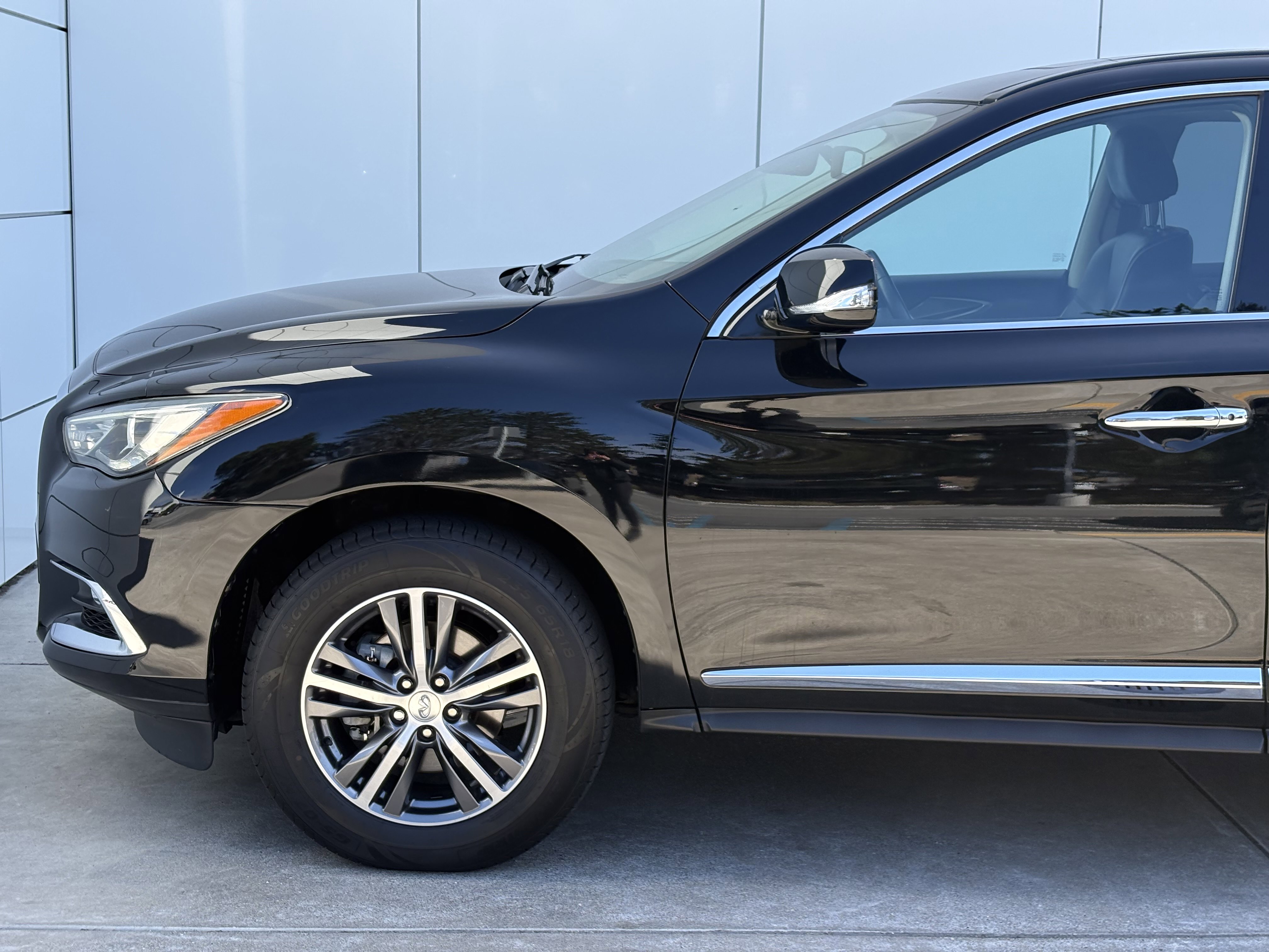 Used 2019 INFINITI QX60 Pure FWD image 5