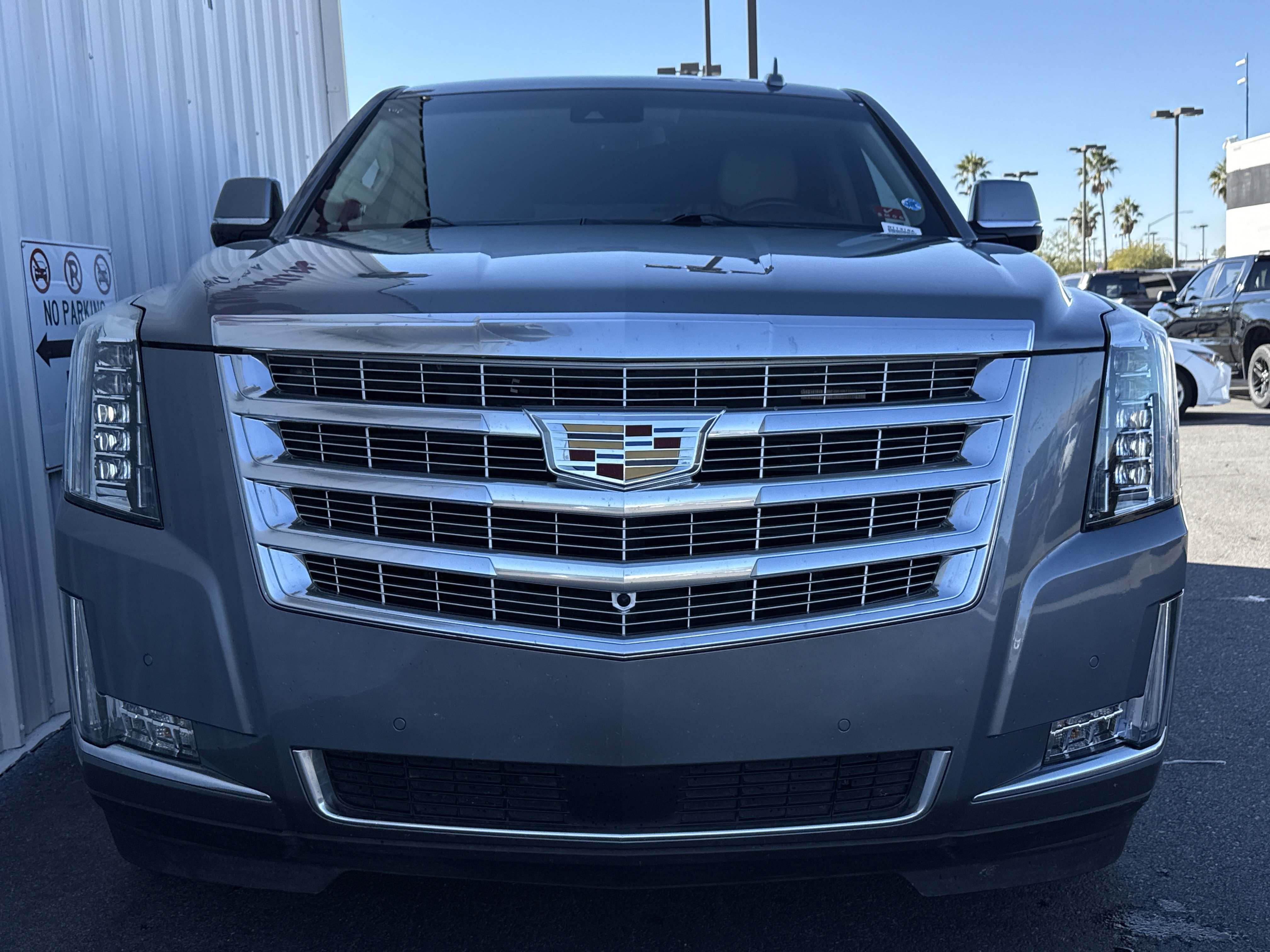 Used 2018 Cadillac Escalade Luxury w/ LPO, Radiant Package image 6