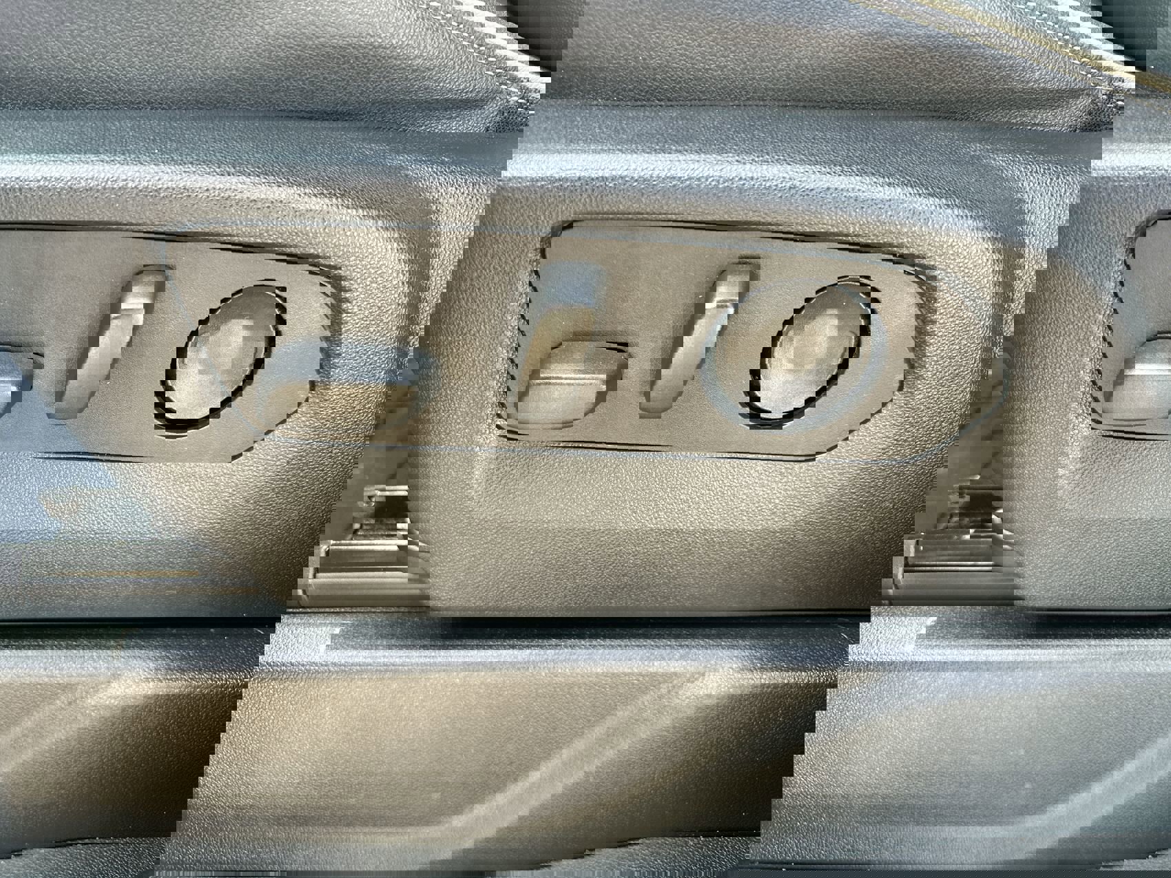 Used 2023 Chevrolet Tahoe Premier image 12