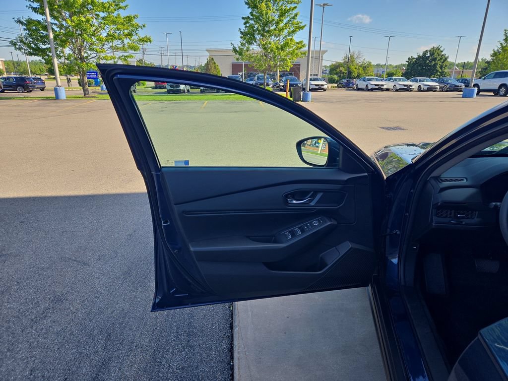 Certified 2023 Honda Accord EX image 11