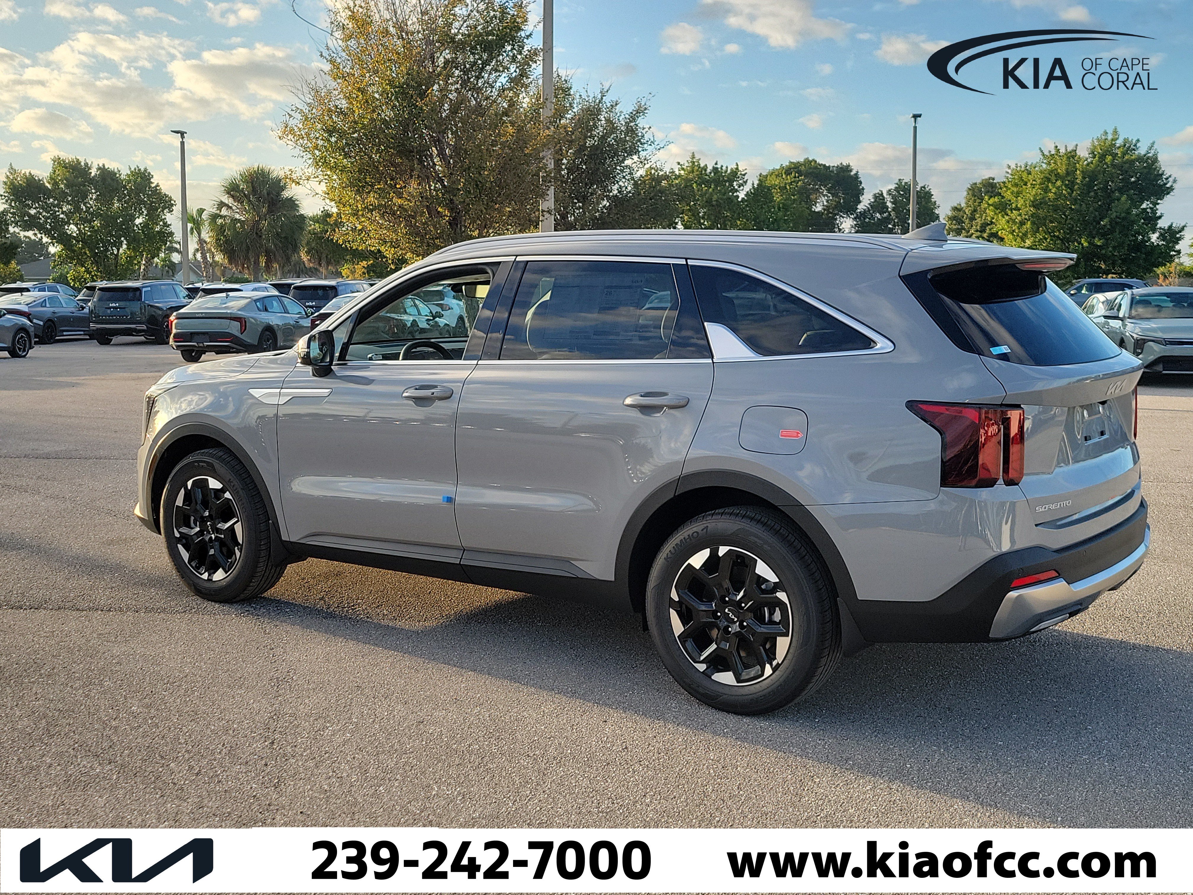 New 2026 Kia Sorento S FWD image 4
