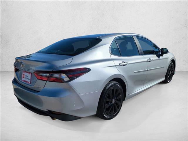Used 2022 Toyota Camry LE image 5