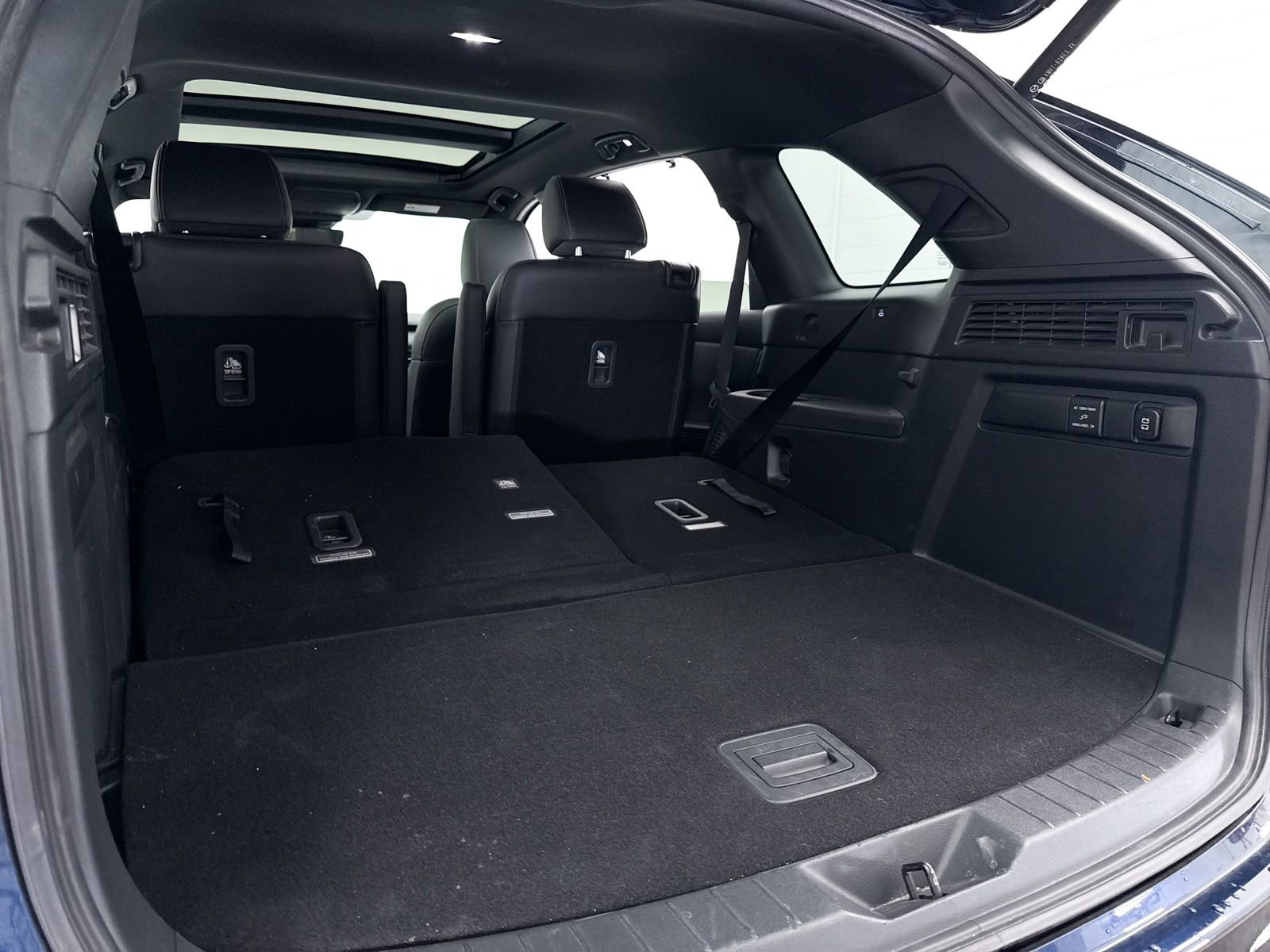 Used 2025 MAZDA CX-90 3.3 Turbo w/ Premium Plus Pkg image 31