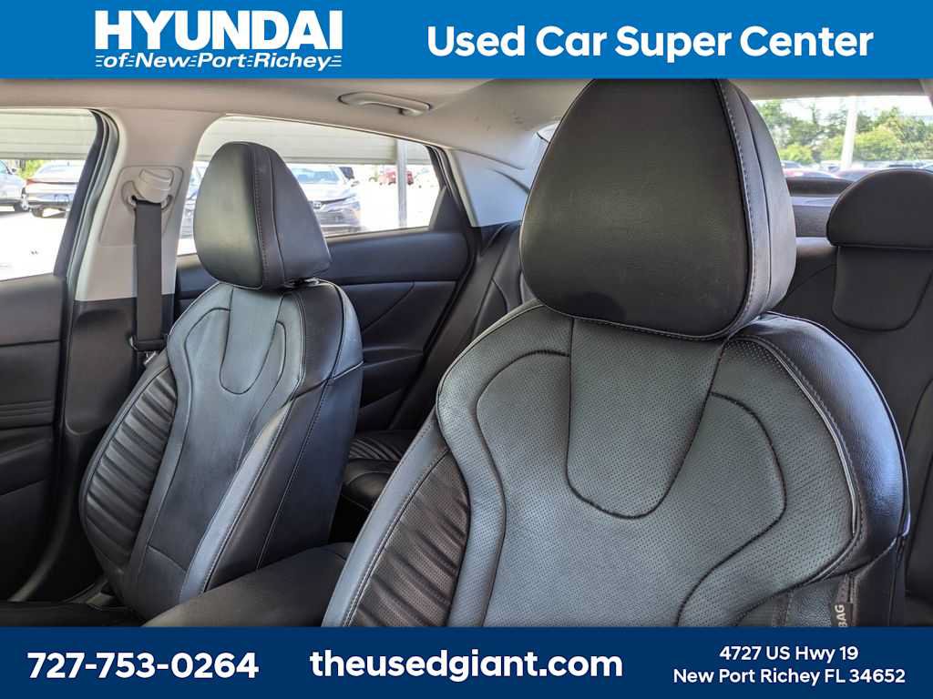 Certified 2023 Hyundai Elantra Limited w/ Cargo Package FWD image 7